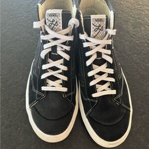 Lizzie Armanto Vans Black  mid -Top Sneakers